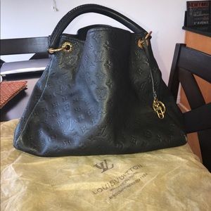 Large Louis Vuitton Purse